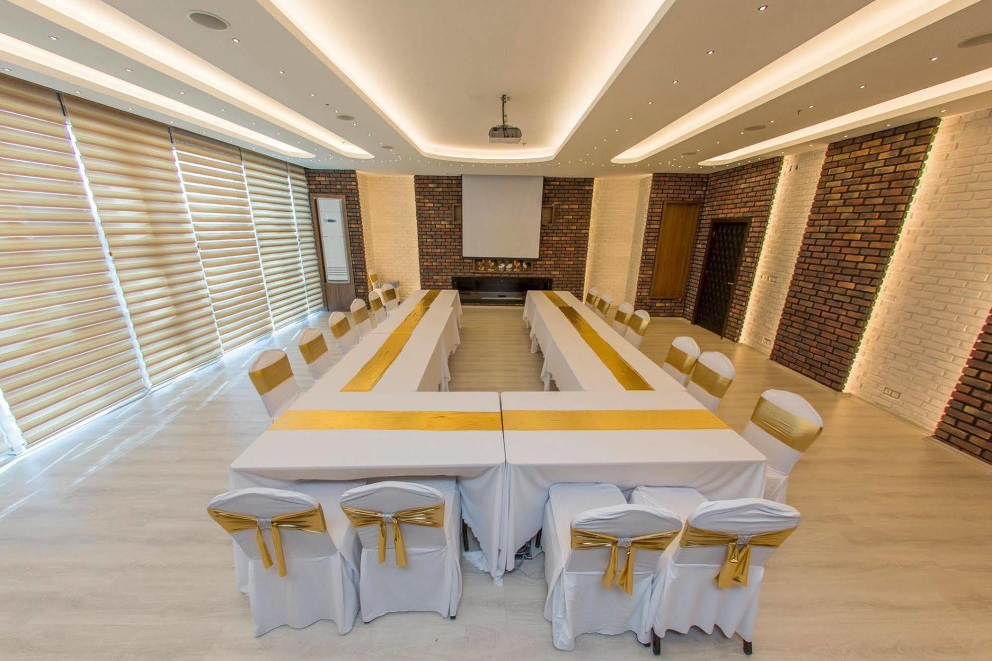 Gherdan Gold Hotel คอนยา ภายนอก รูปภาพ