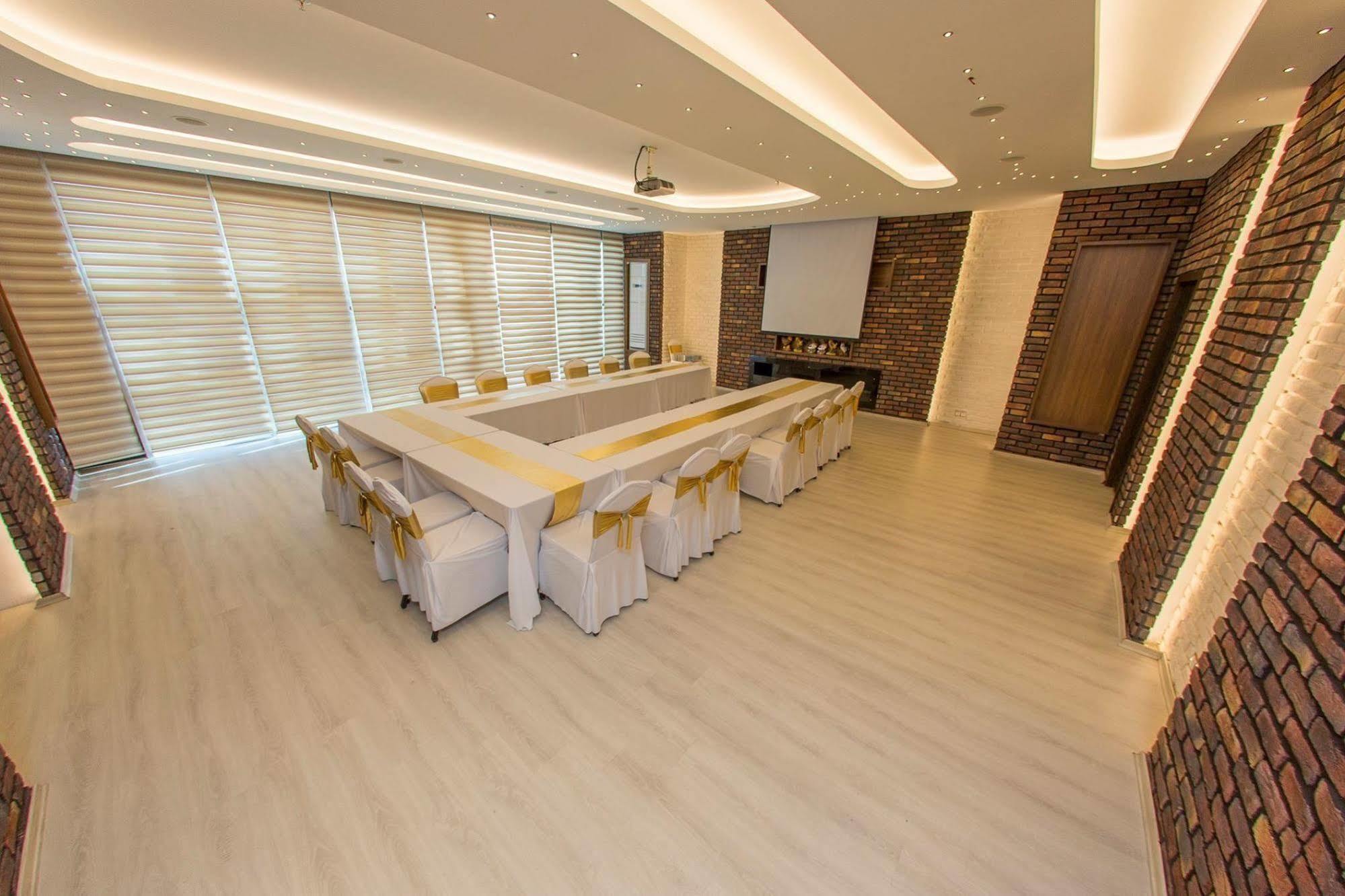 Gherdan Gold Hotel คอนยา ภายนอก รูปภาพ
